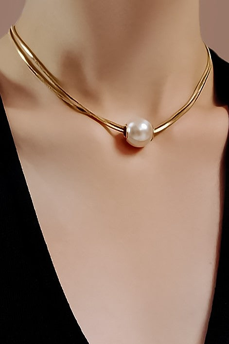Stainless steel necklace with pearl